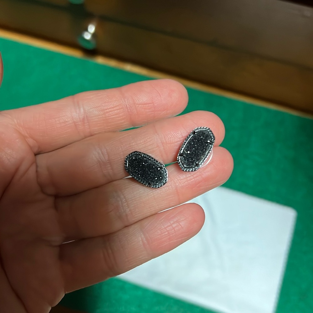 Kendra Scott Black earrings